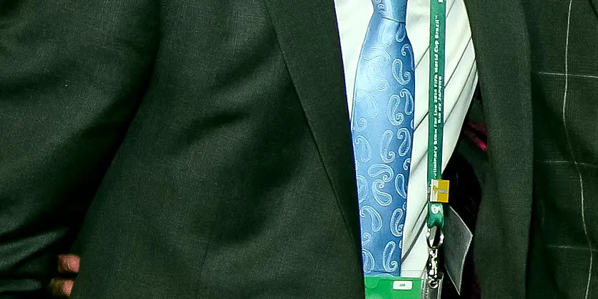 赛程密集期,教练真正在优化什么·看台第三方·赛后哨音